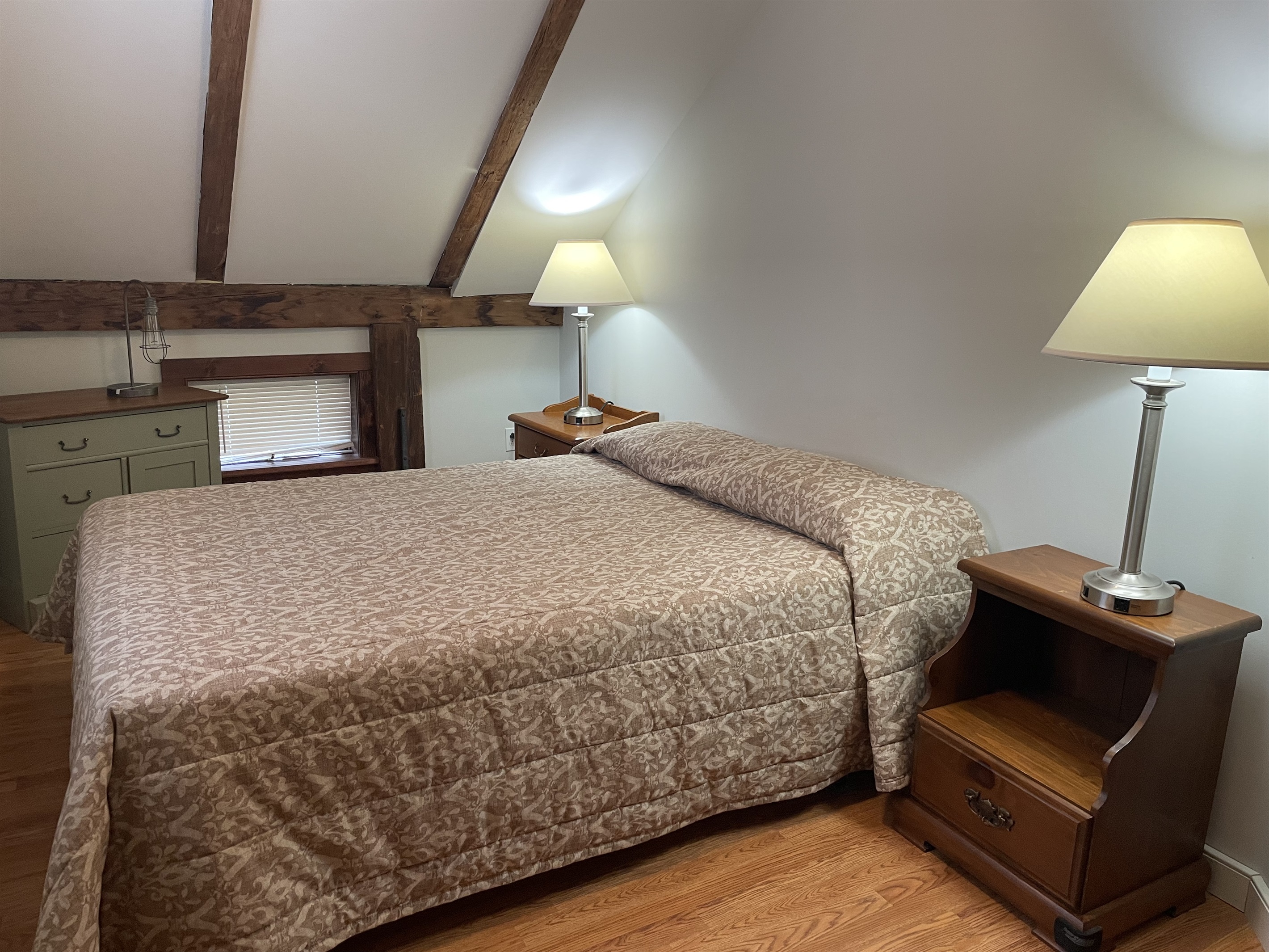 2nd floor Queen #3
