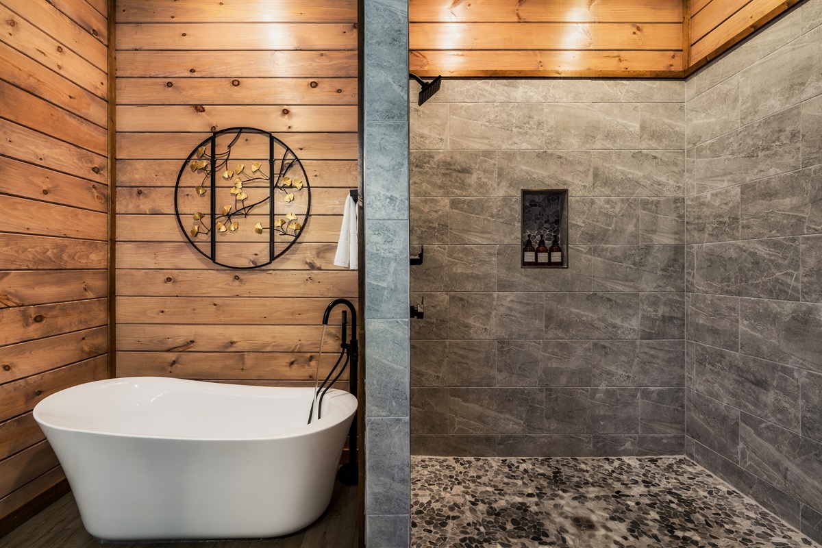 En suite Master bathroom (bathroom1) with double vanity, walk in shower and soaking tub