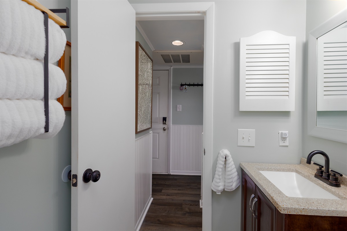 Clean and efficient bathroom