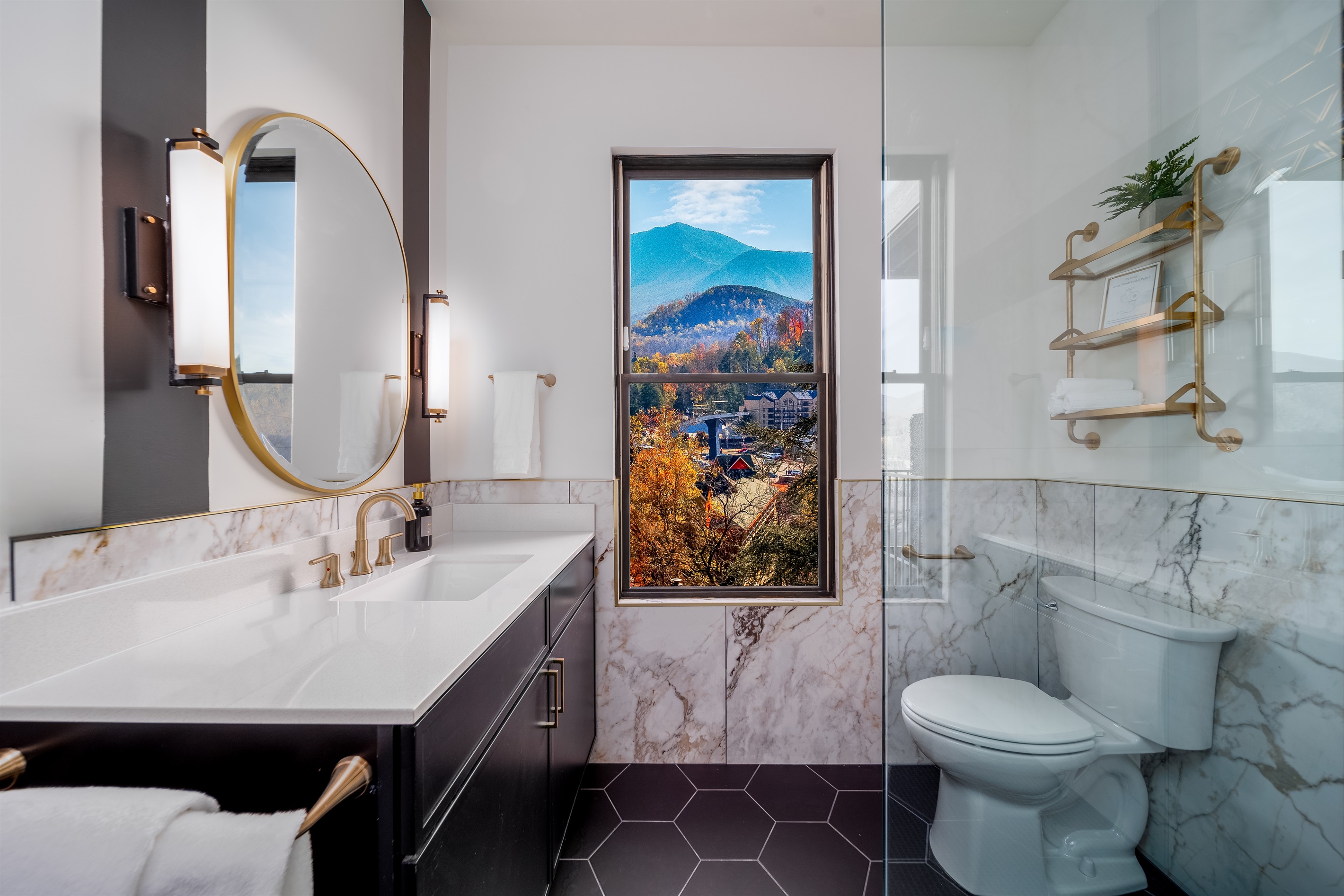 A beautiful bathroom with gorgeous mountain view!