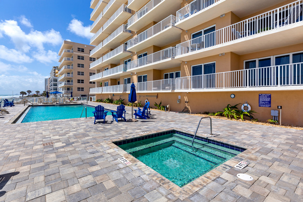 Oceanfront Hot Tub & Heated Pool