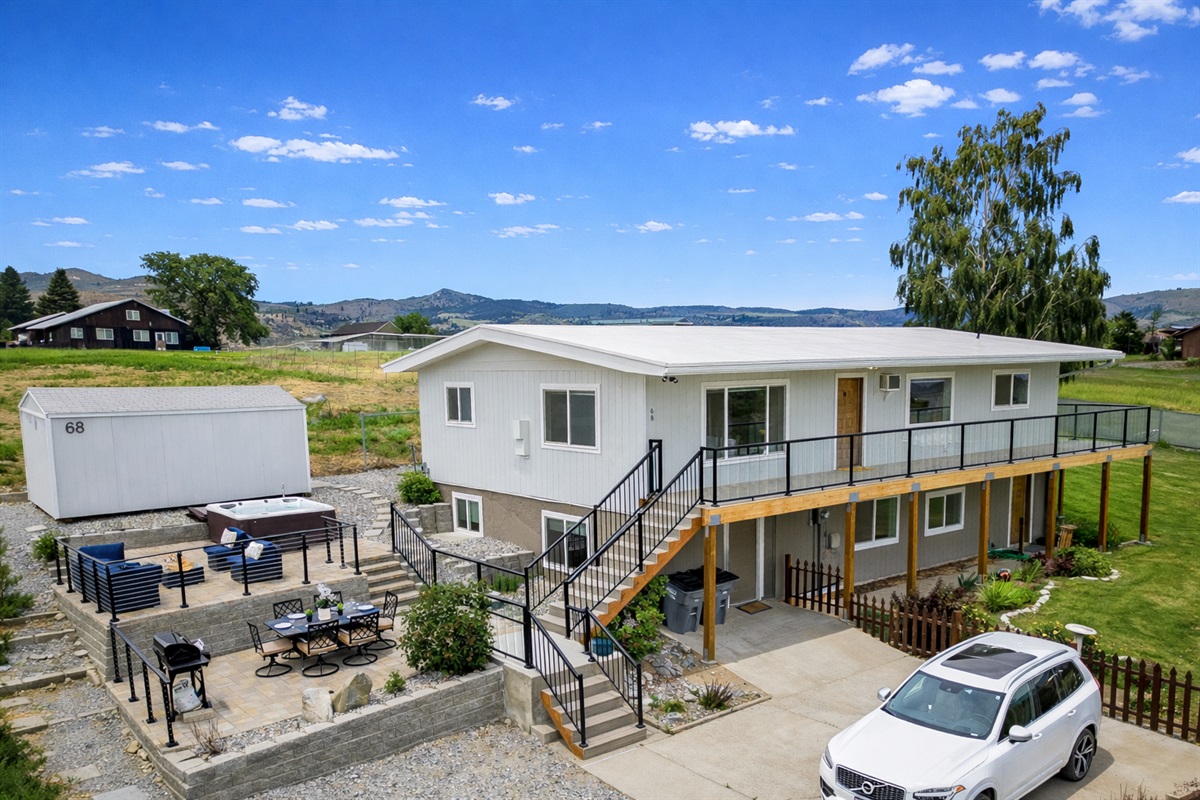 Front view of the home - parking for 4 cars (max).