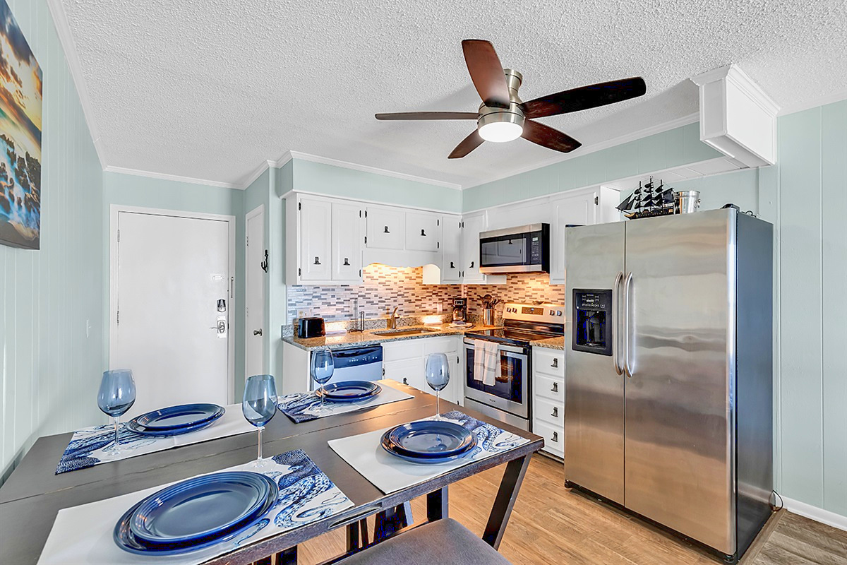 Dining Area – Dining for four next to the kitchen