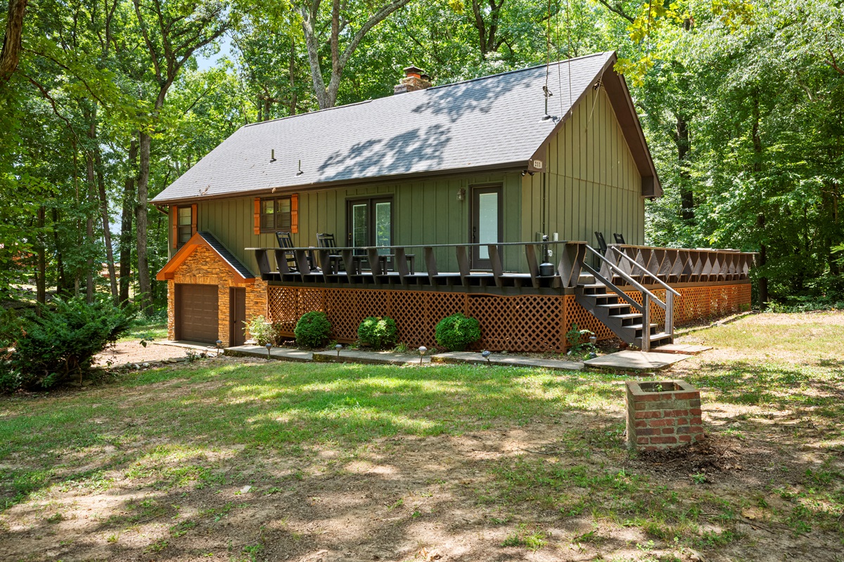 Cabin Exterior | Front Yard (summer time)