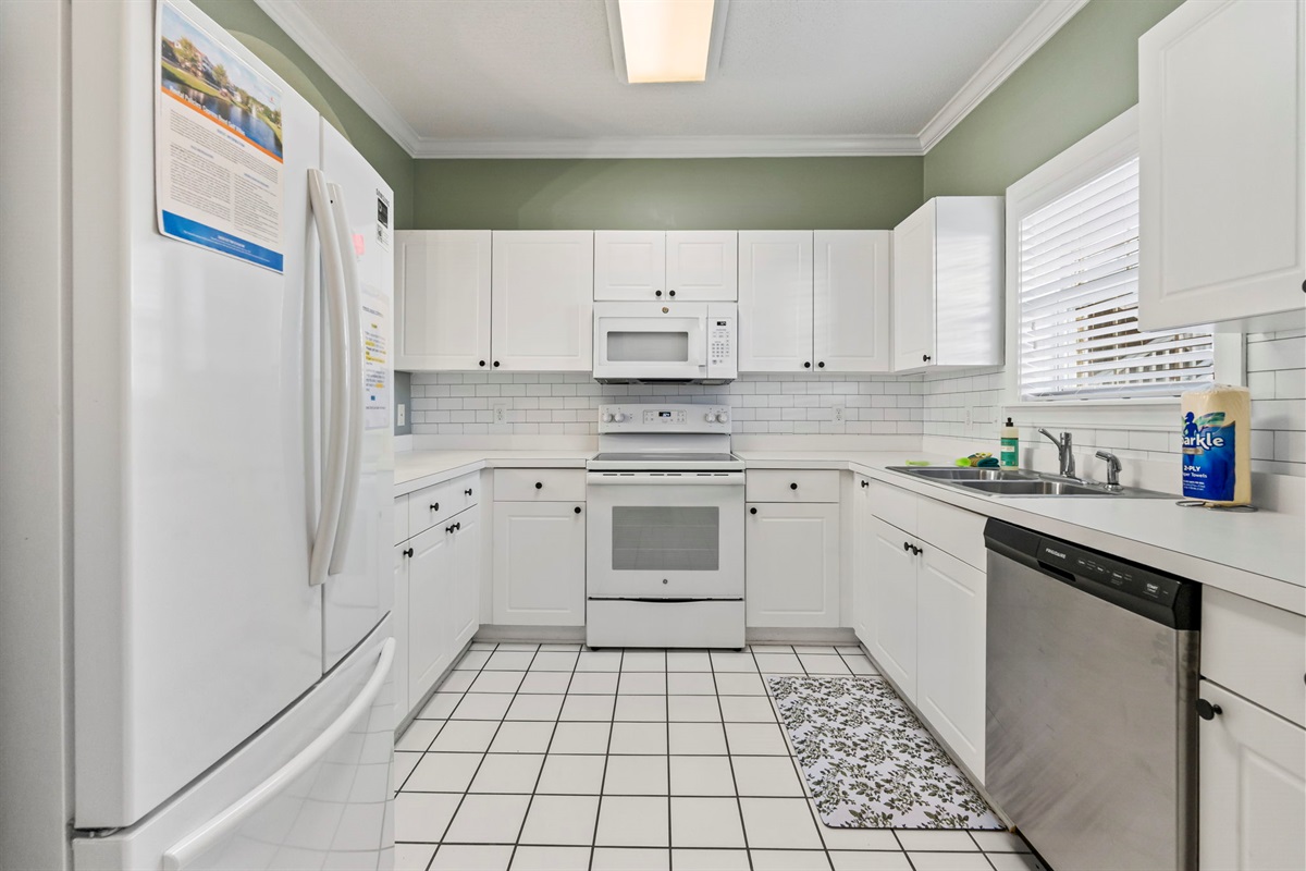 Well equipped Kitchen