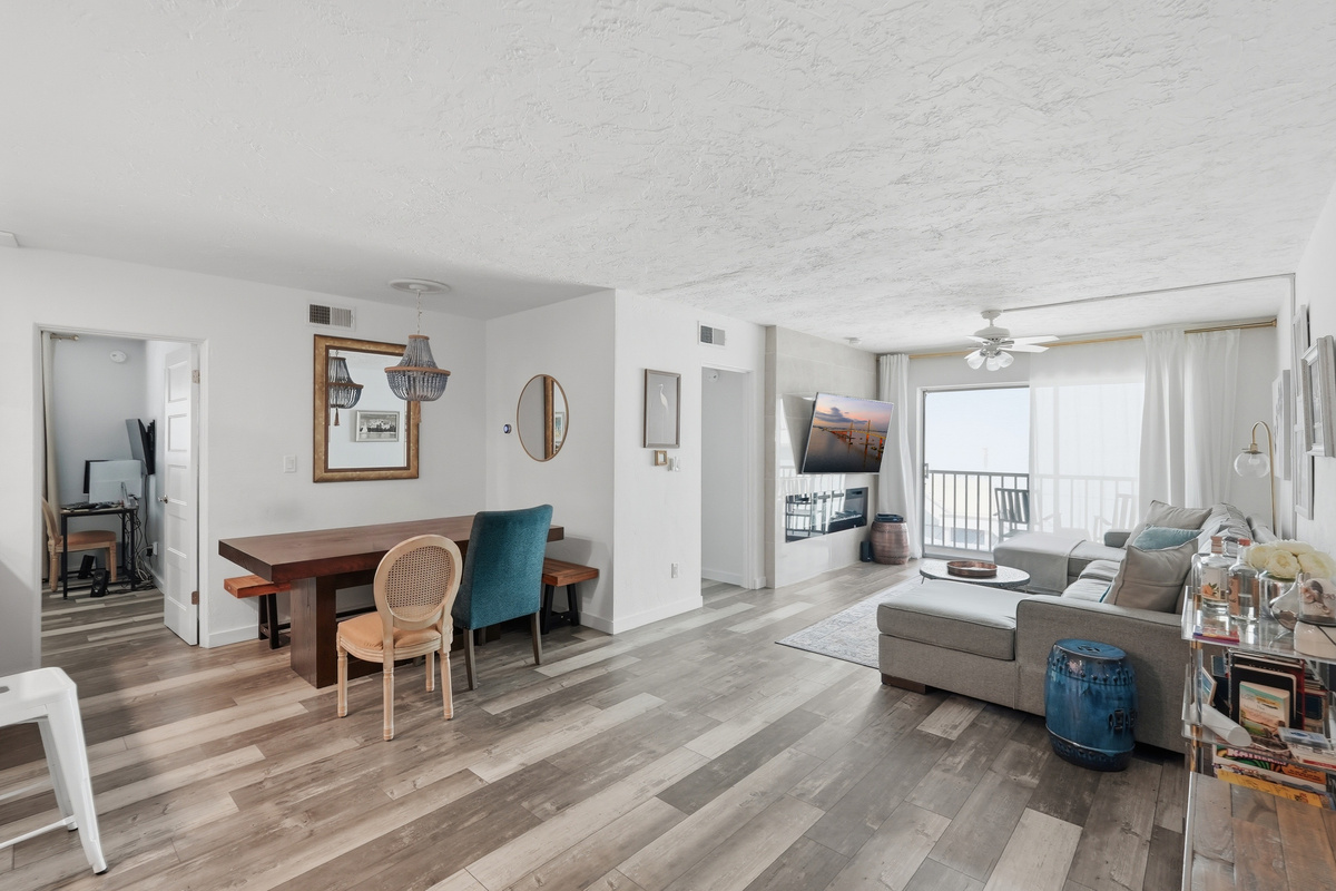 Gather around the dining table for a home-cooked meal, enjoy takeout from a nearby restaurant, or share stories about your day exploring St. Pete Beach.