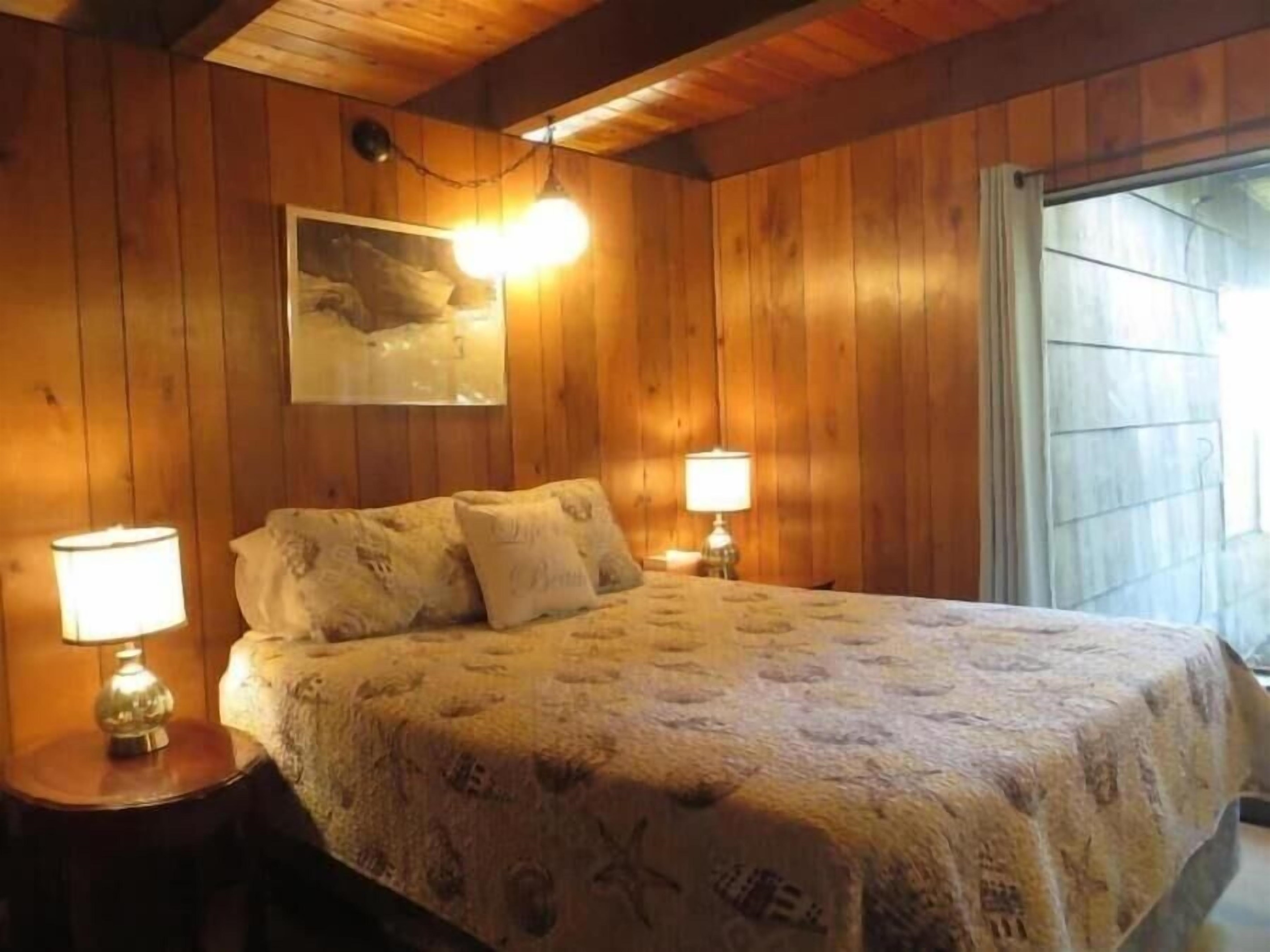 down stairs queen bedroom