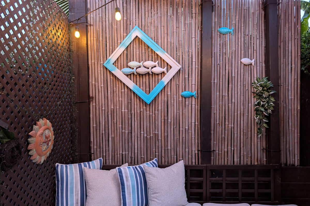 Cozy outdoor lounge with beach-inspired décor.