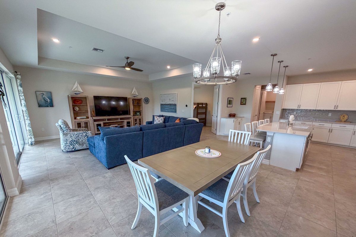 Dining / Living Room