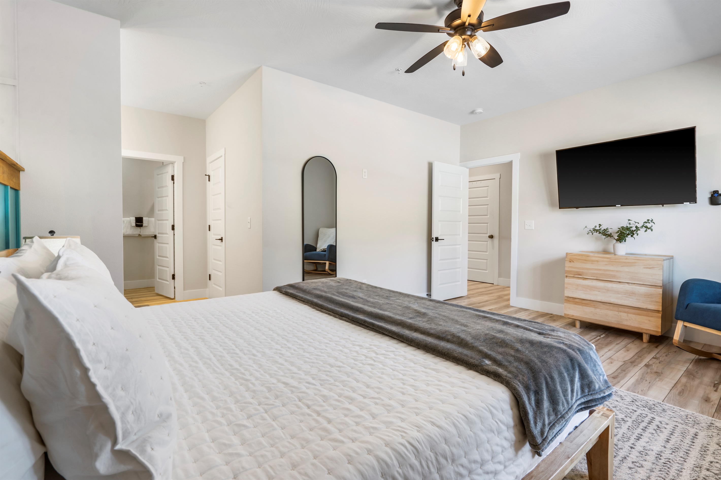 Master Bedroom 1 - Main Floor