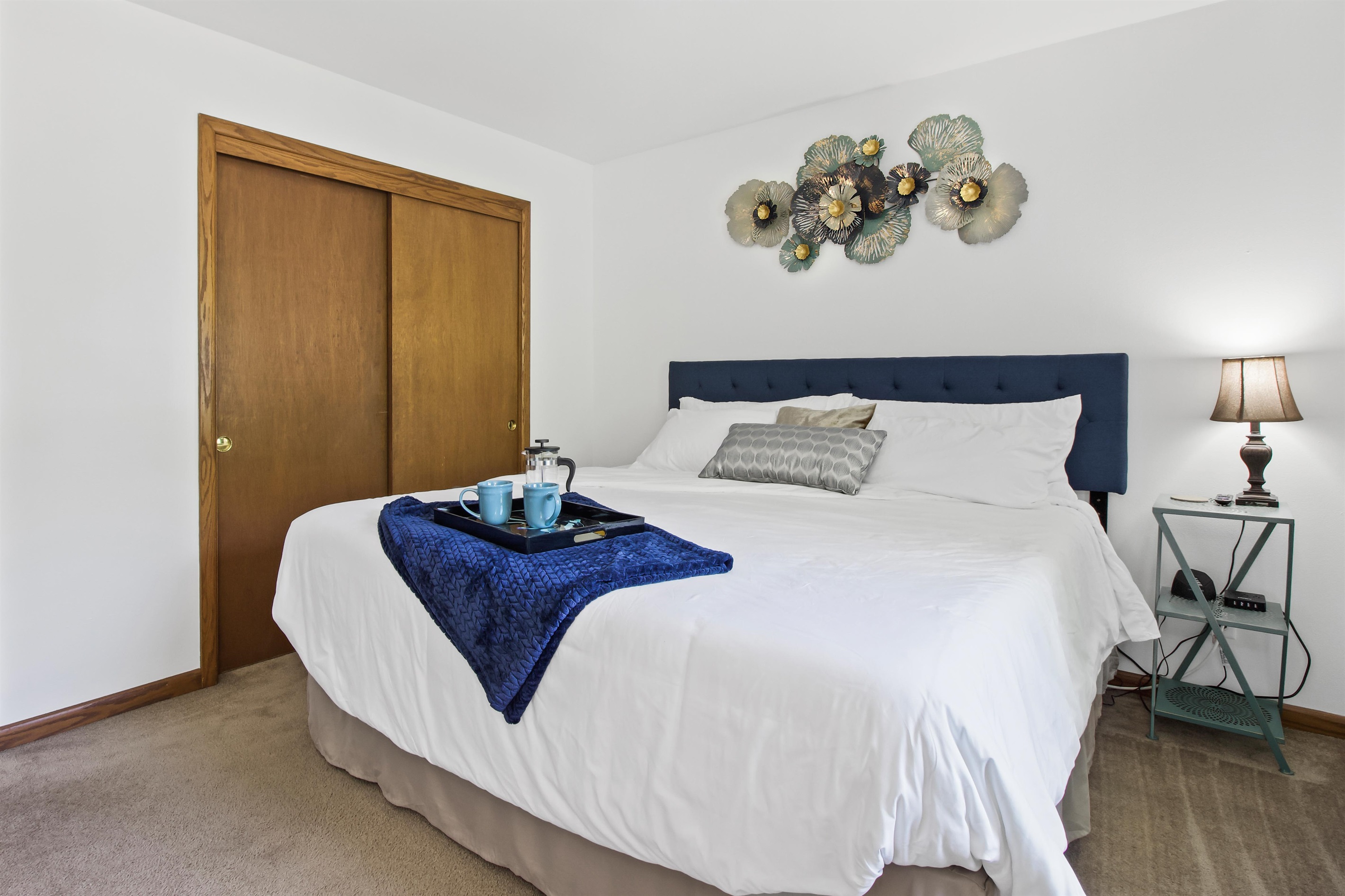 Roomy bedroom with the comfortable feeling of home.