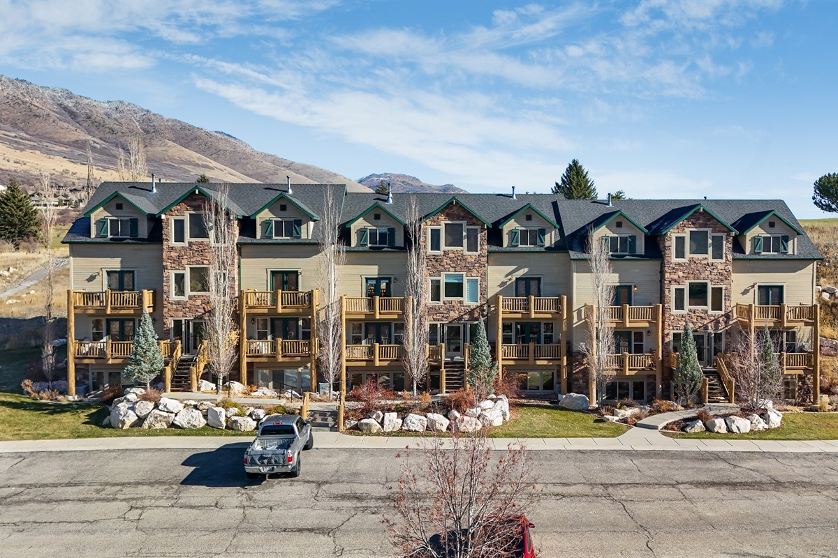 Charming mountain-style exterior with a welcoming feel—your home base for exploring it all.