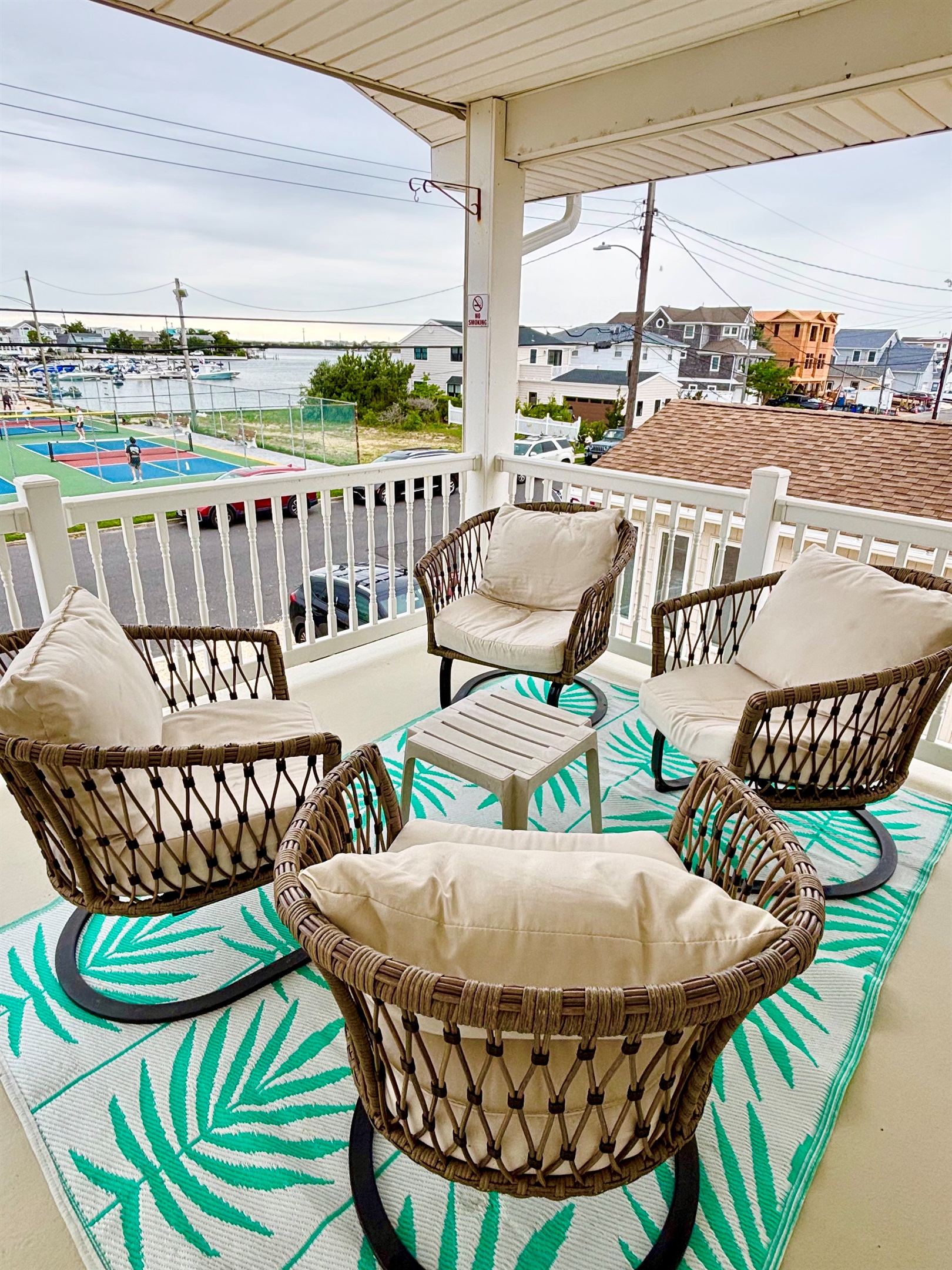 Upper Floor: Balcony