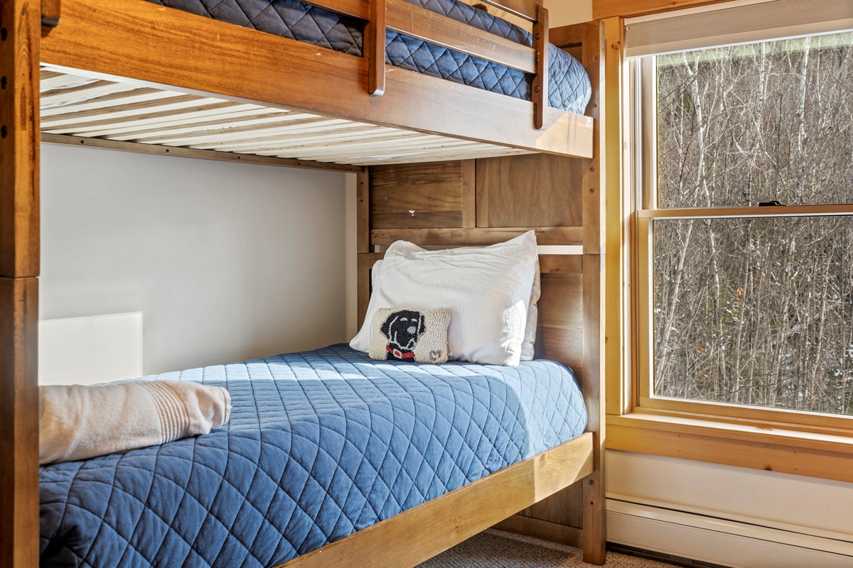 Flexible sleeping options with bunk beds for more guests.