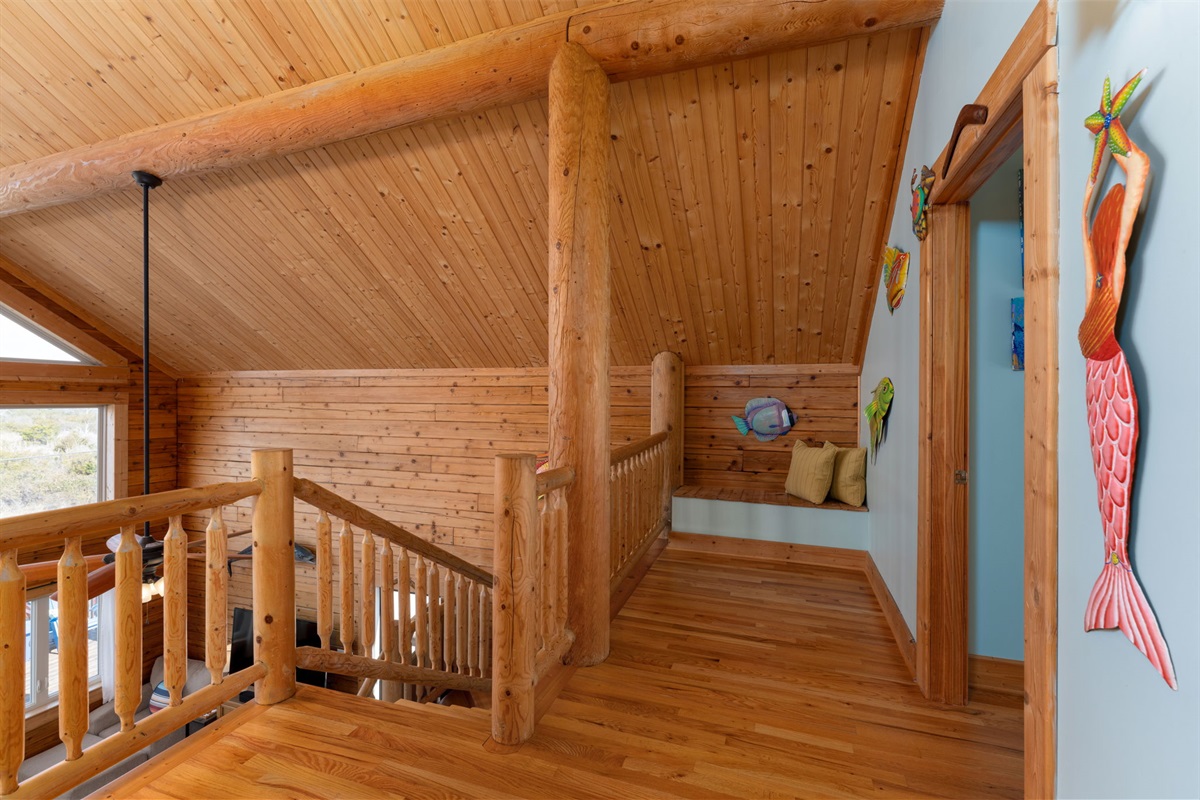 Entryway to the 2nd floor bedrooms