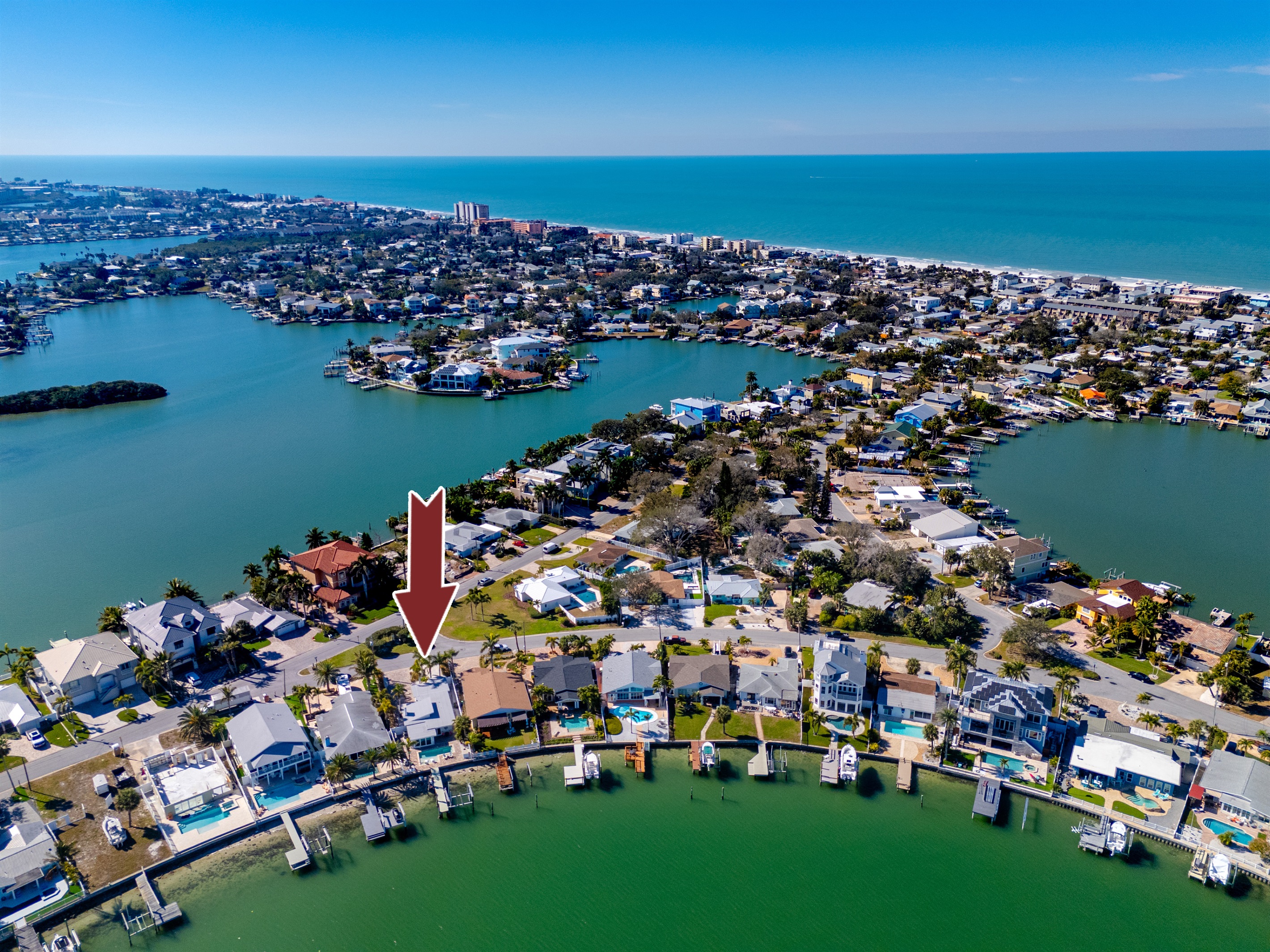 The house is situated right on the Intracoastal Waterway.