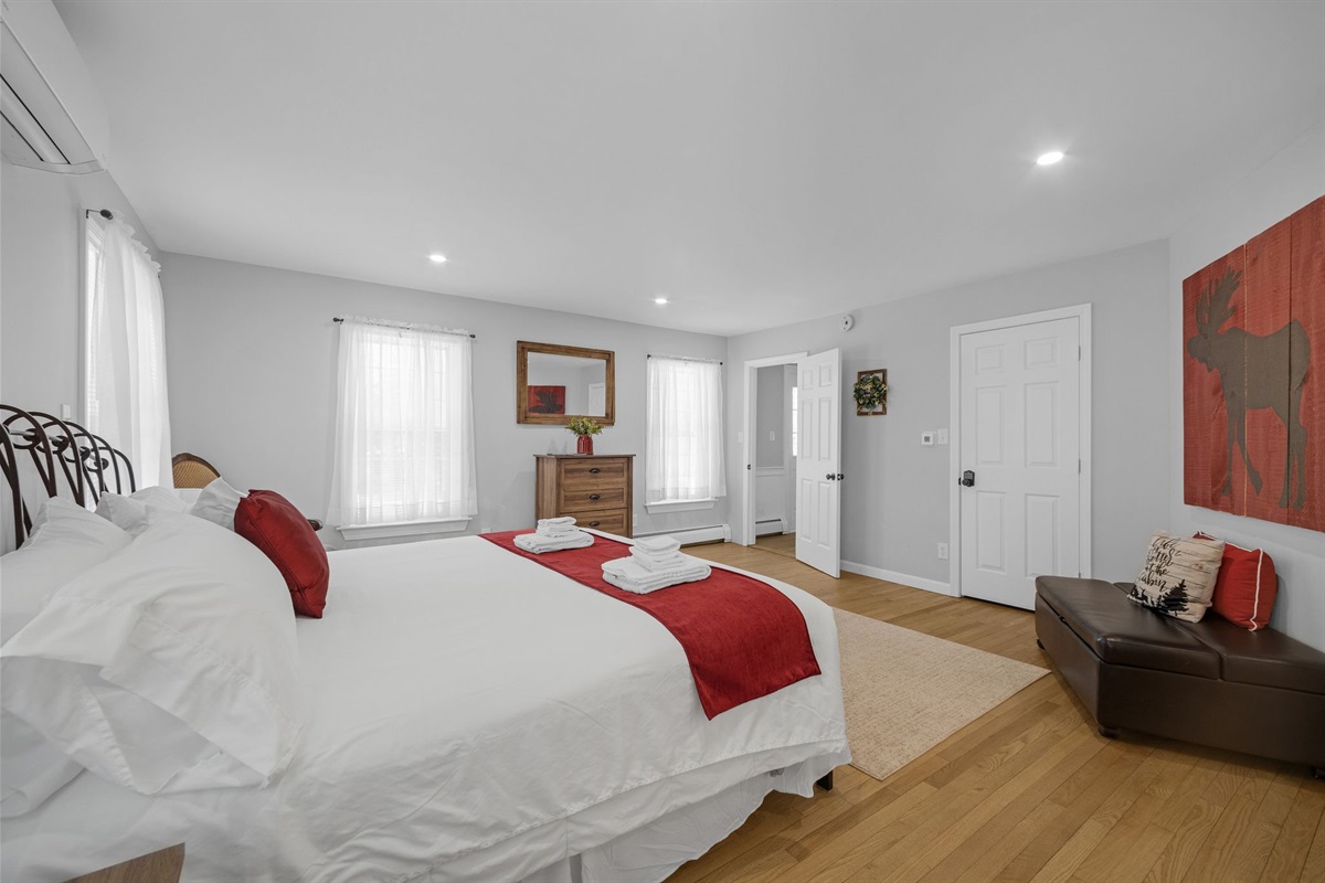 Queen Bedroom