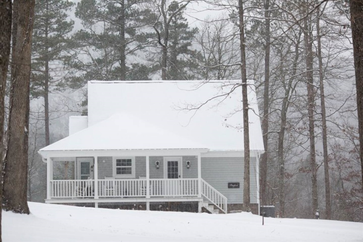 Romantic Getaway at Arkansas cabin on snow day in January