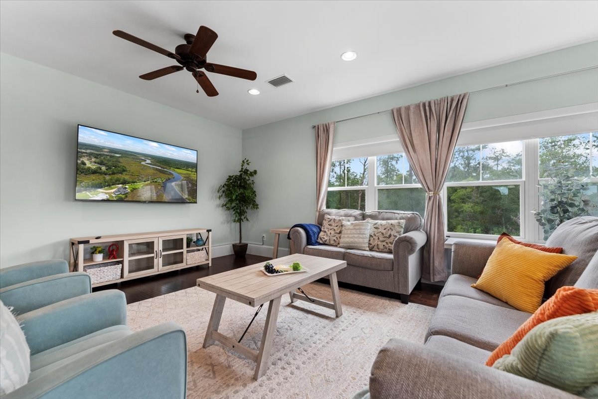 Riverfront Jax Oasis 9