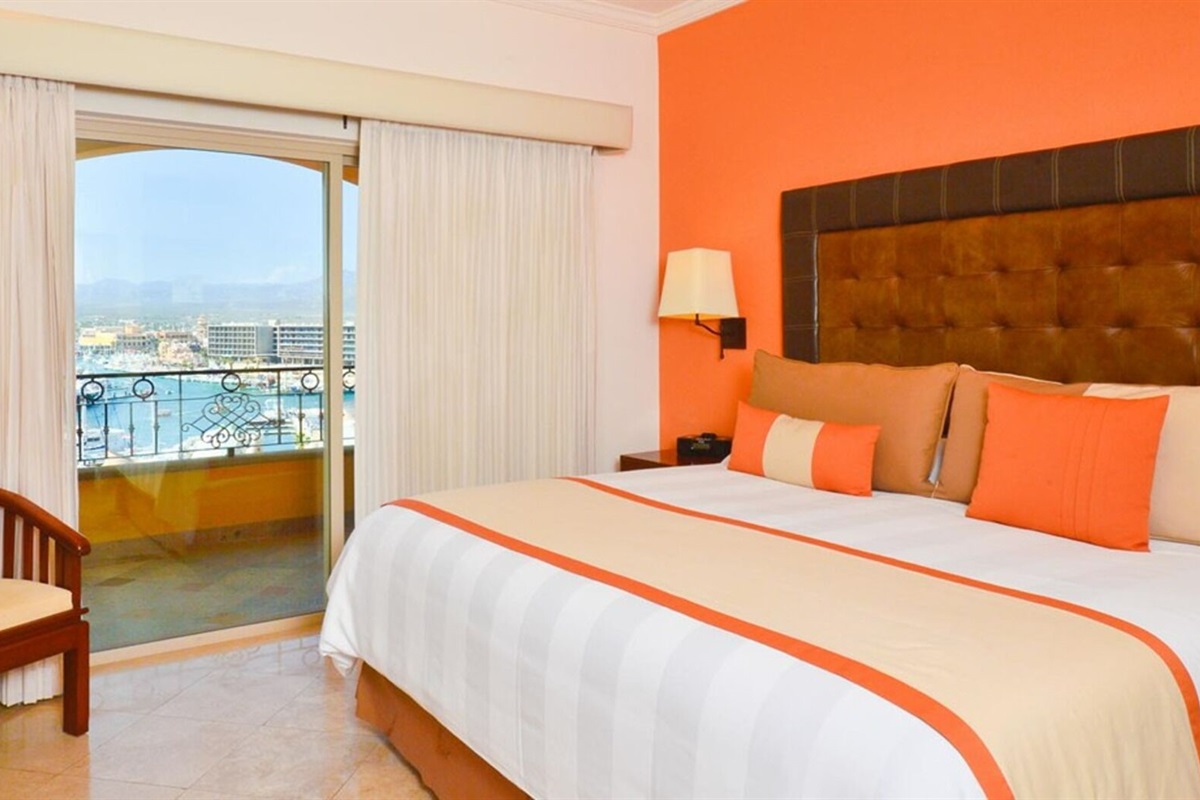Owner Master Suite at Playa Grande, Vacation Travel Exclusives