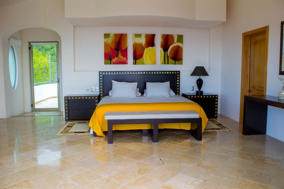 Master Suite II - King Bed