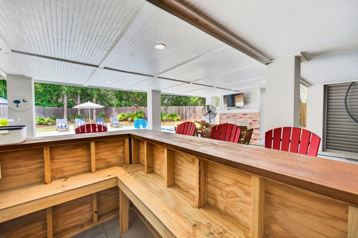 Outdoor bar | Driftwood Dreams | 105 Forest Trail | Isle of Palms, SC | IOP Escapes