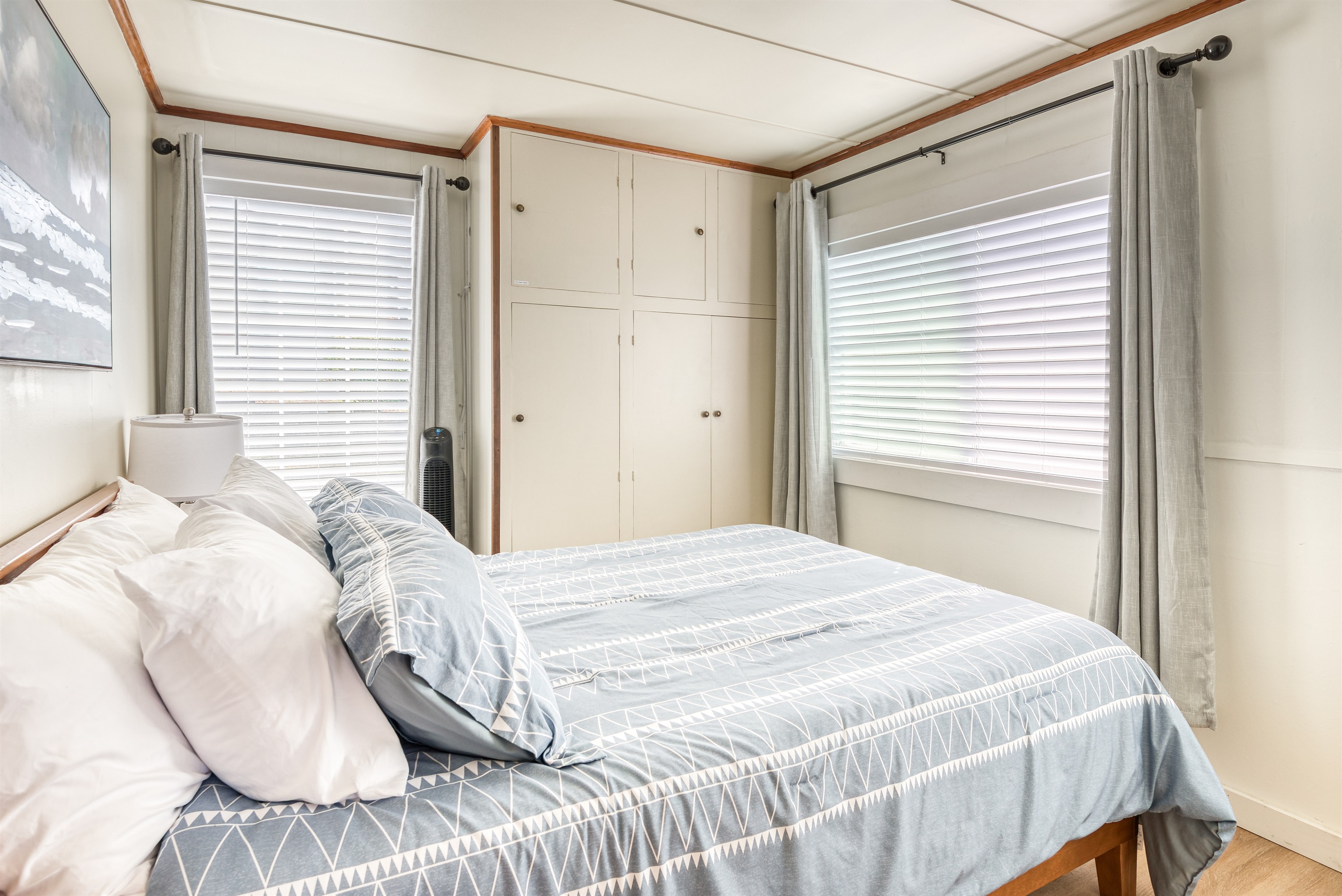 Bedroom 2 - Queen Bed