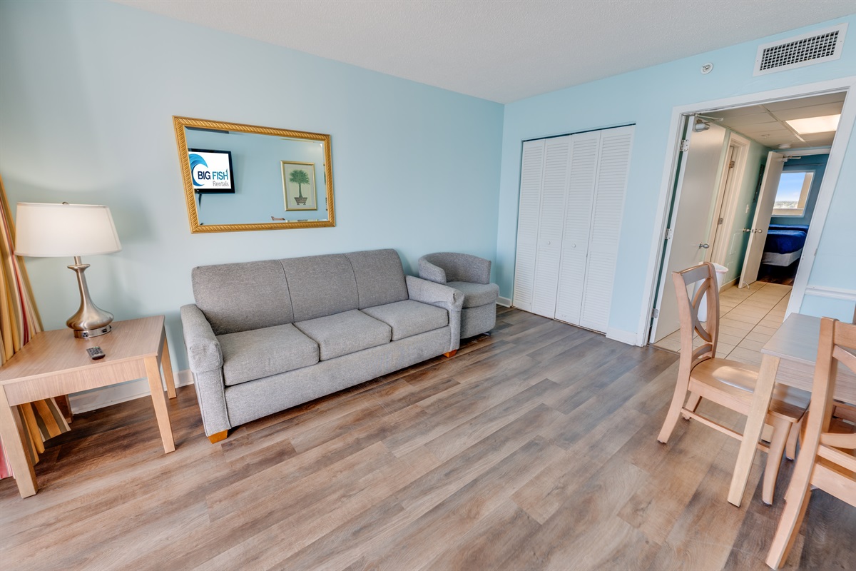 Living Room with Stunning Views🌊☀️