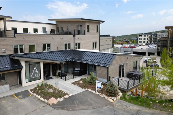 Apres Winter Park building