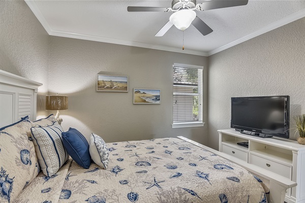 2nd floor queen room