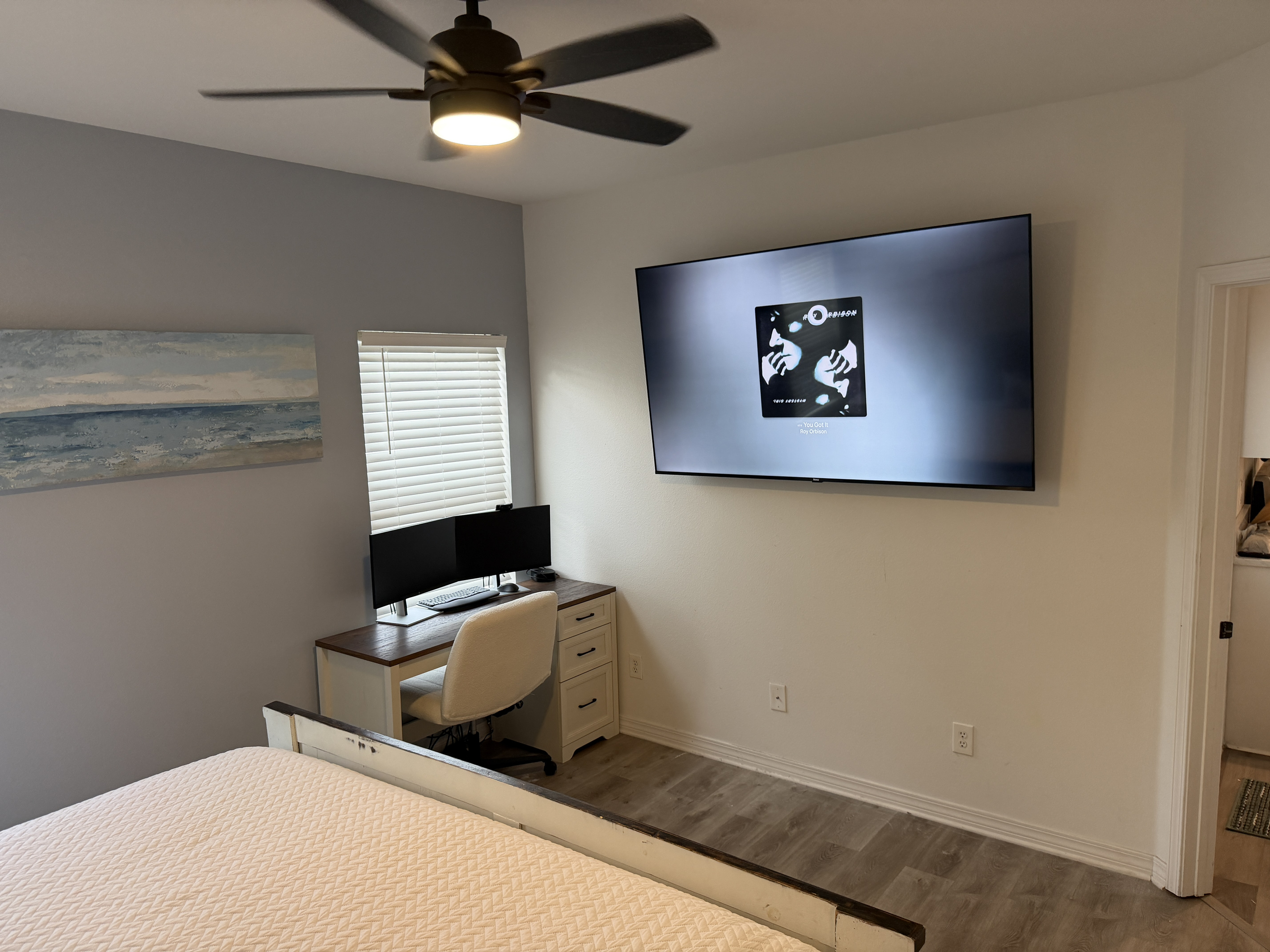Primary Master Desk/TV