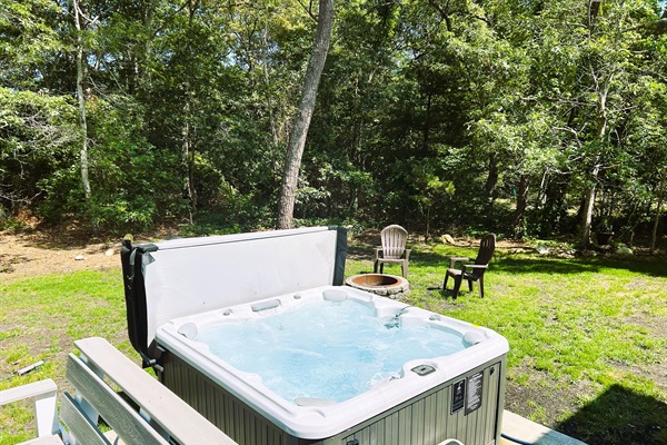 5-6 Person Hot Tub