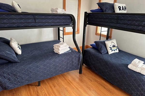 Bedroom 4 - Pyramid Bunk and Twin bunk bed.