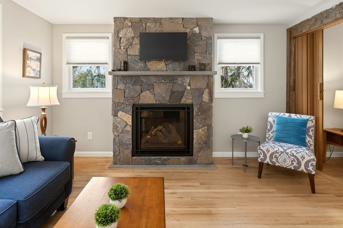 Gas fireplace in main floor living room