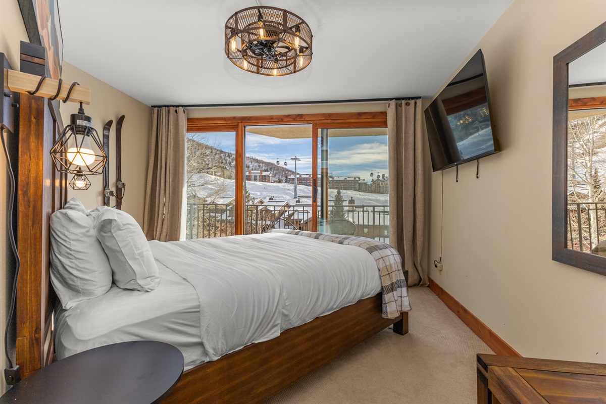 Bedroom 2 | Queen Bed