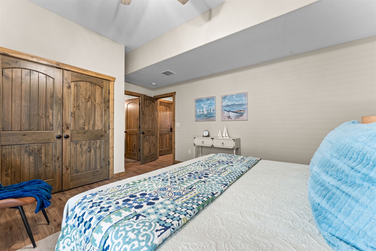 Lower level king en suite 