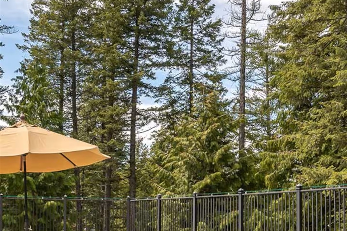 Village Amenities: Hot Tub