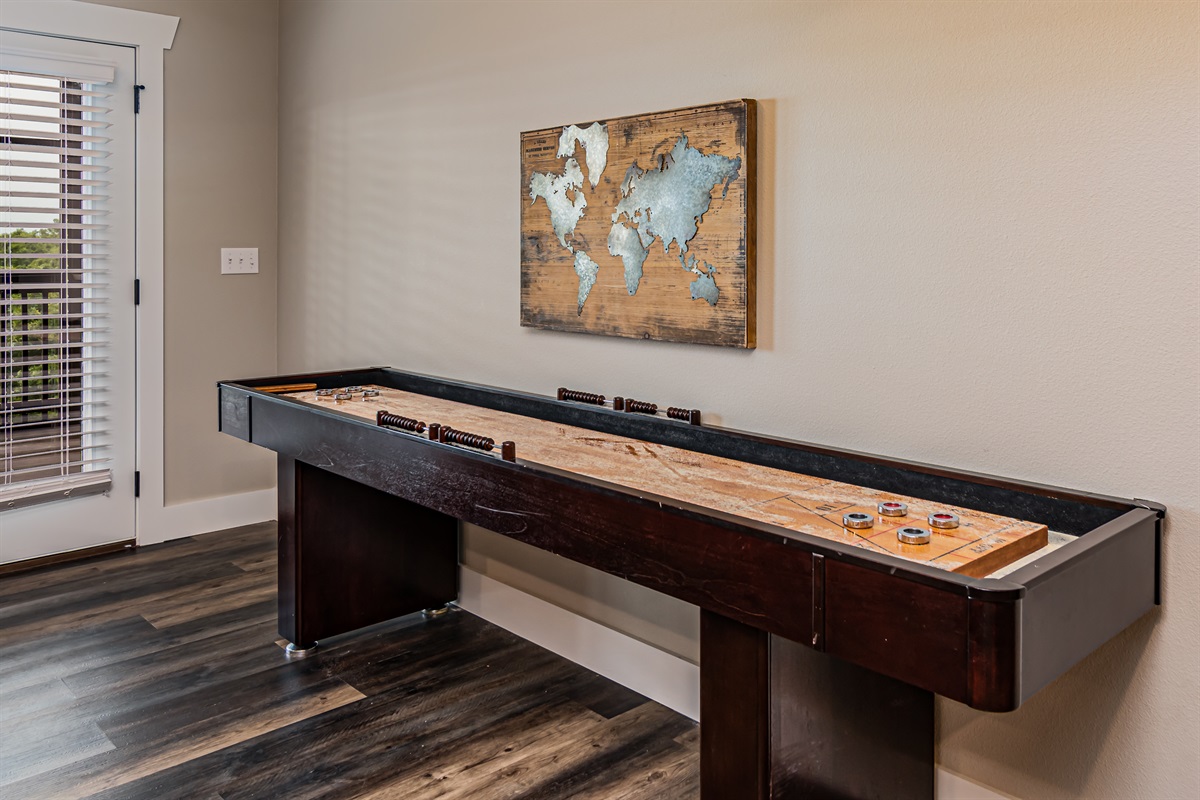 9' Shuffleboard table