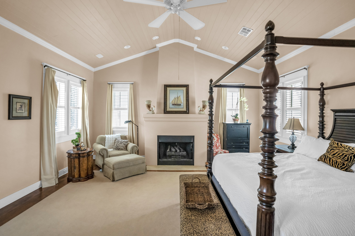 2nd floor king suite.