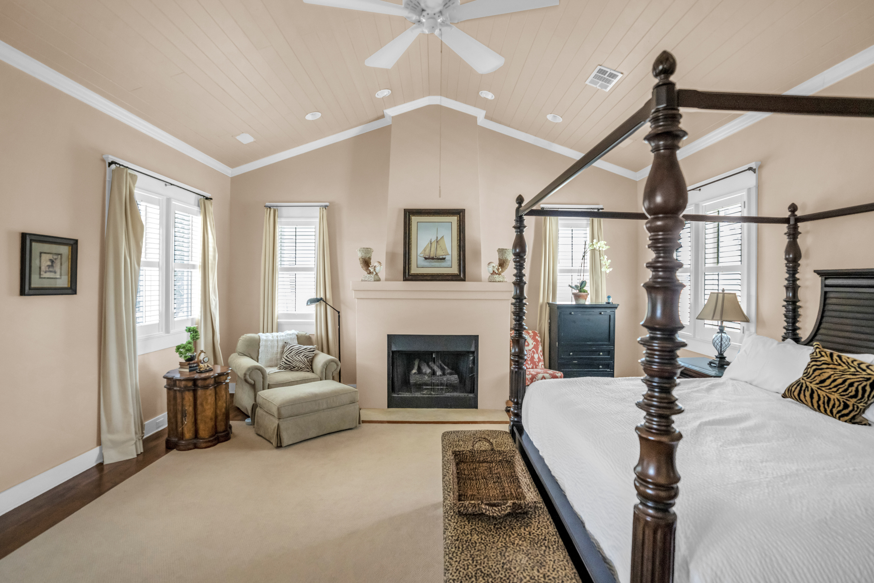 2nd floor king suite.