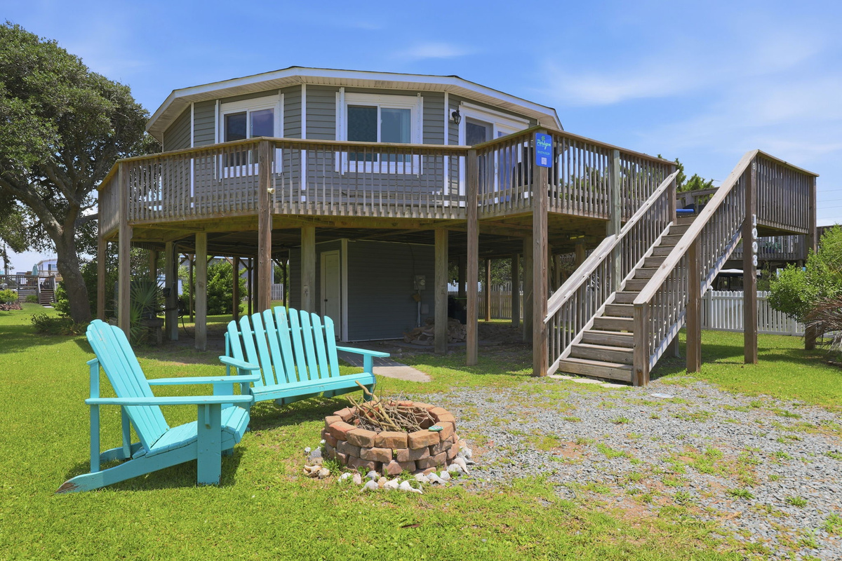 Welcome to Catching Rays, your cozy Surf City escape!