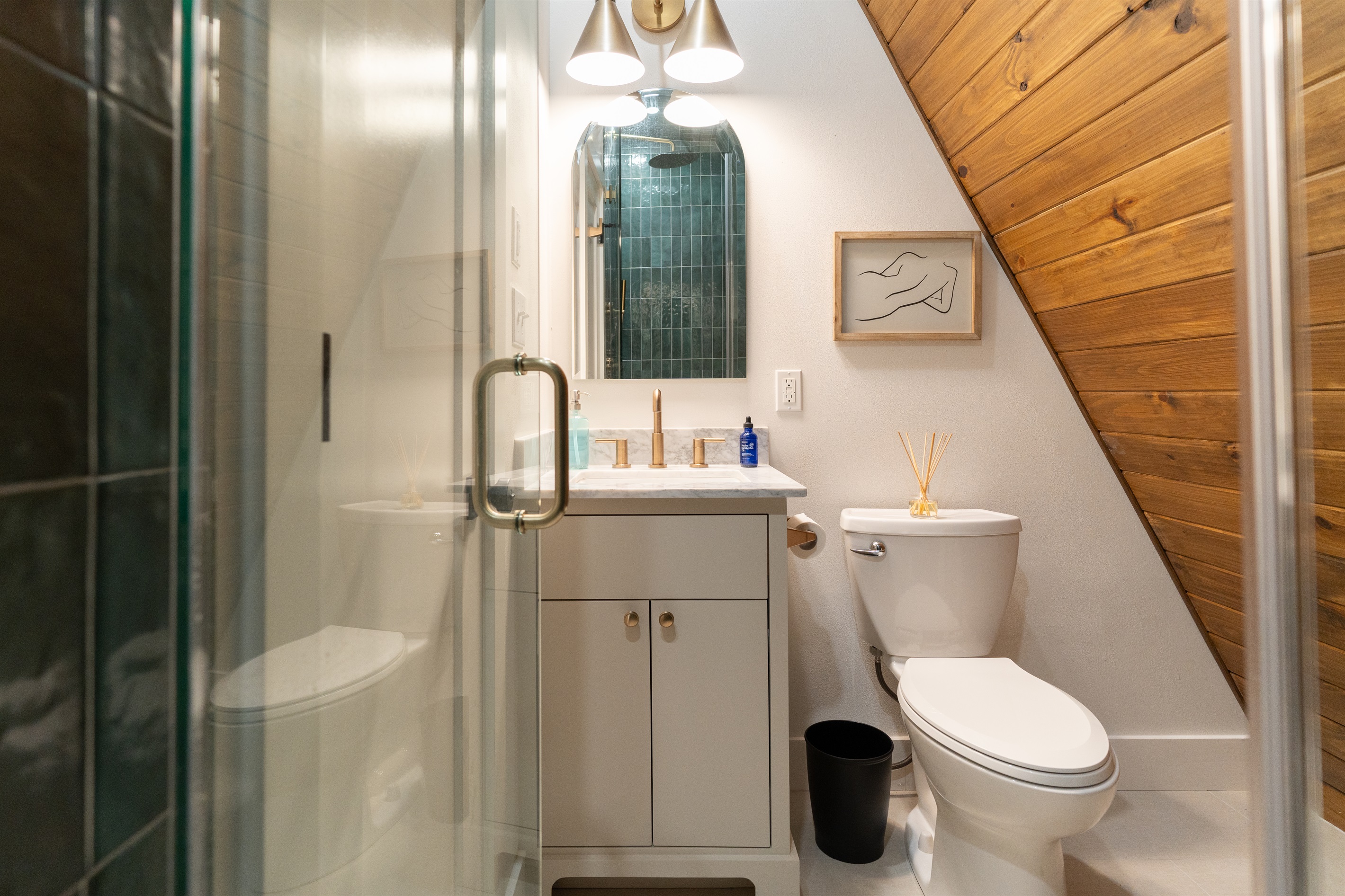 Upstairs Master Bathroom