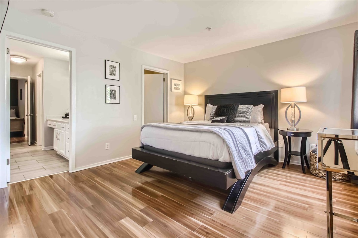 Large master bedroom with Queen Bed