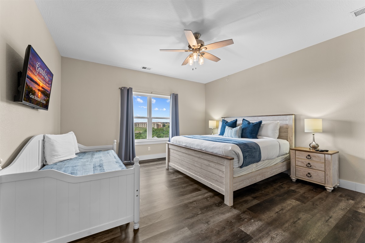 King bedroom #6 with ensuite bathroom