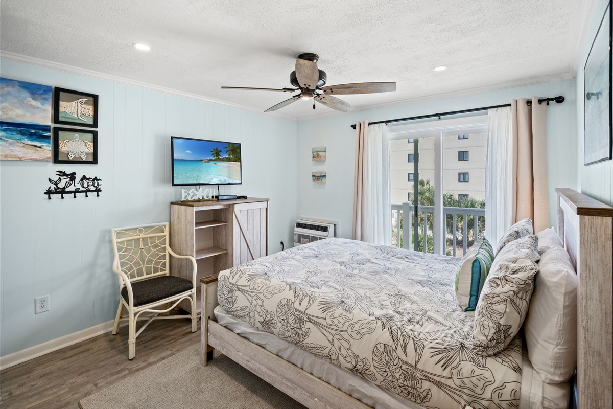 Main Bedroom With Queen Bed