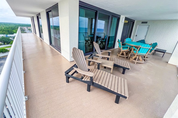 Wrap-around balcony 