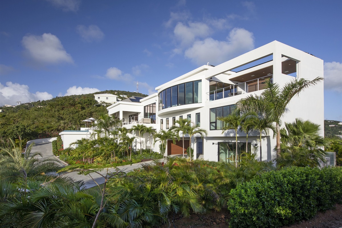 Views of Bakkero Villa and lush landscaping