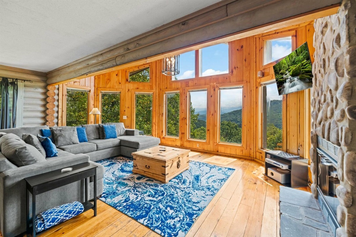 SUMMER FAMILY ROOM VIEW