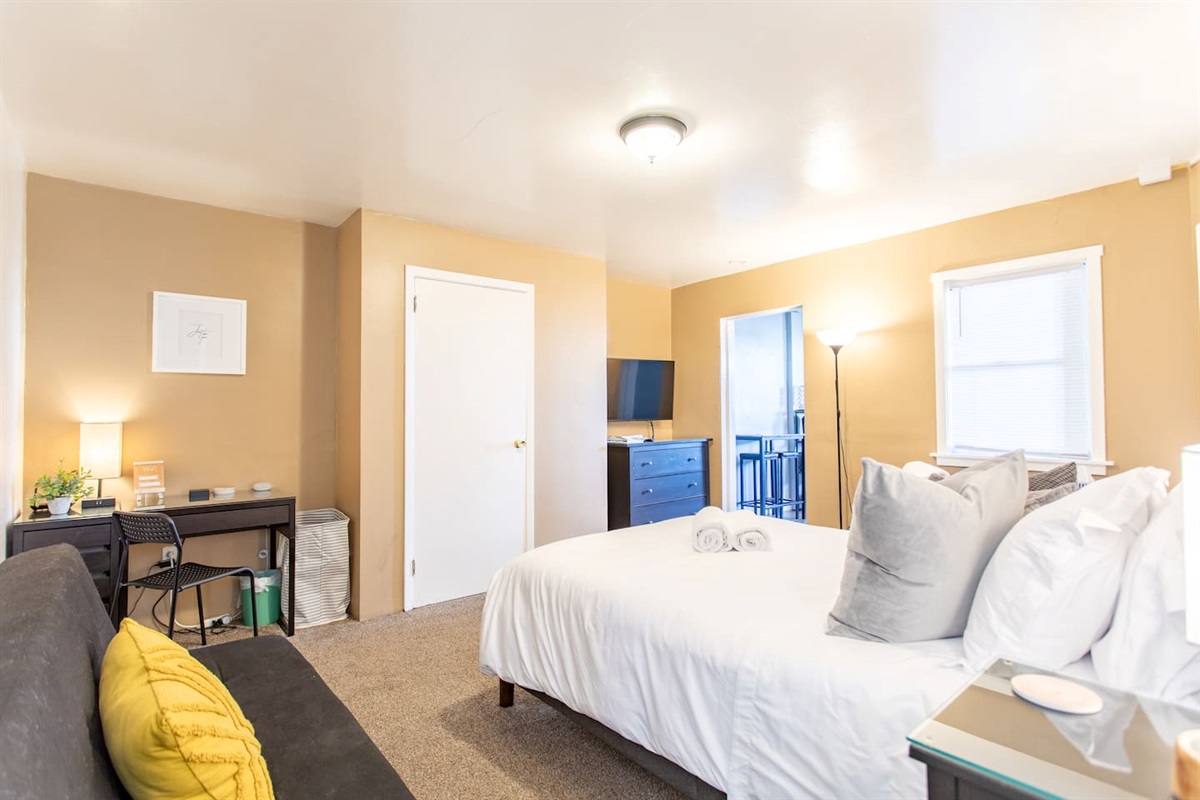 We use high-end linens, provide all of the amenities you will need for a short stay, and make it our mission to be sure you feel welcome from the moment you arrive.