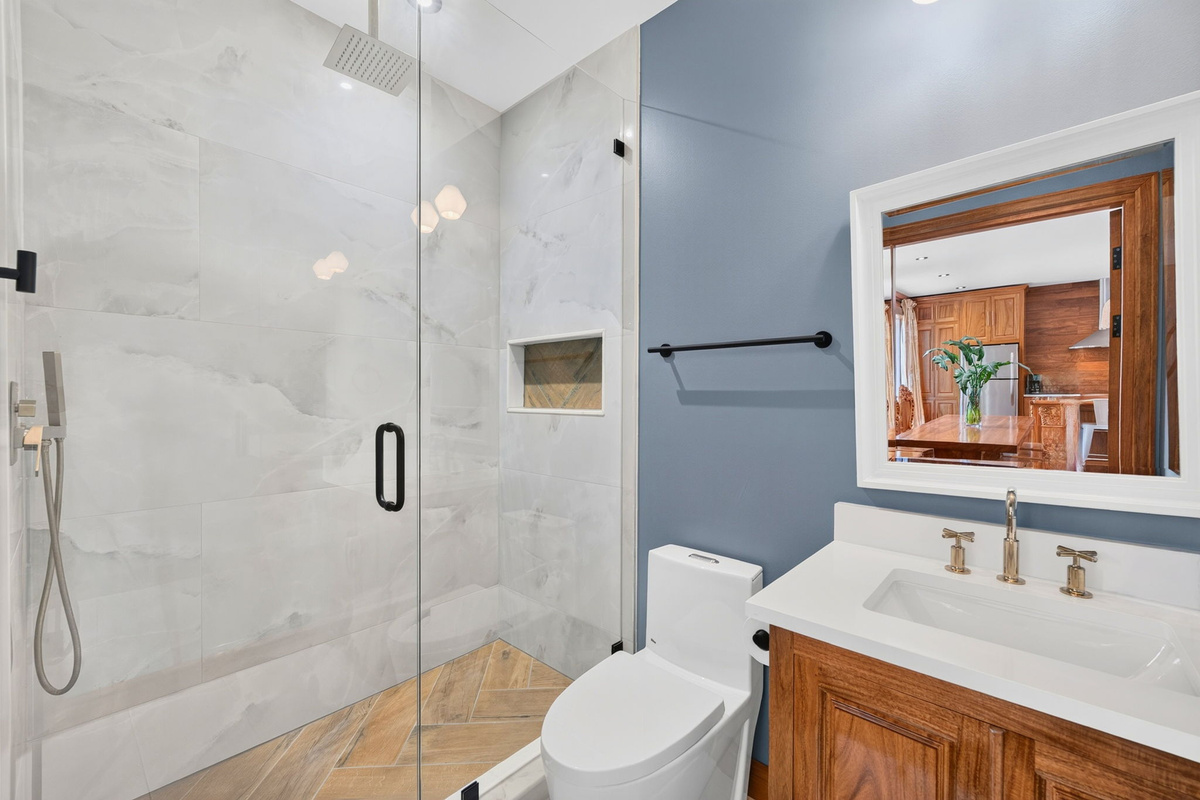 Bathroom 8, Full Bath off Kitchen Adjacent to Pool | Rosewood Retreat | 2605 Palm Blvd, Isle of Palms, SC | IOP Escapes